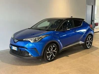 Usata Toyota C-HR Lounge 98 CV (72 kW) 2017 Blu/azzurro SUV