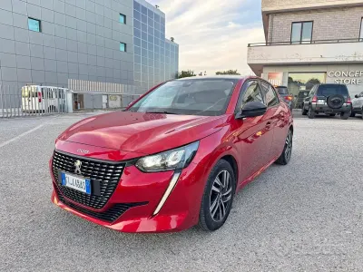 Usata Peugeot 208 75 CV (55 kW) 2022 Rosso Utilitaria