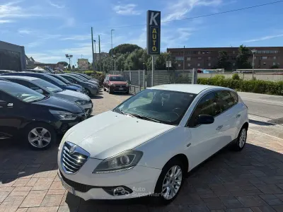 Usata Lancia Delta 120 CV (88 kW) 2011 Utilitaria