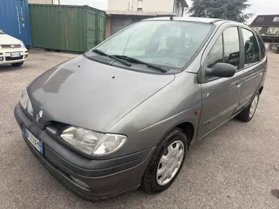 Usata Renault Scénic 107 CV (78 kW) 1999 Grigio Monovolume
