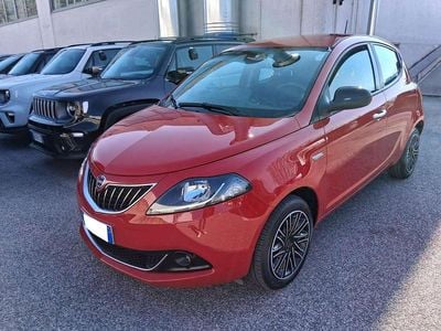 Usata Lancia Ypsilon Gold 69 CV (50 kW) 2023 Rosso Utilitaria