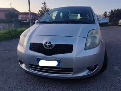 usata Toyota Yaris 1.4 D-4D 3 porte Sol