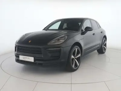 Usata Porsche Macan 265 CV (194 kW) 2023 2t nero jet metallizzato SUV