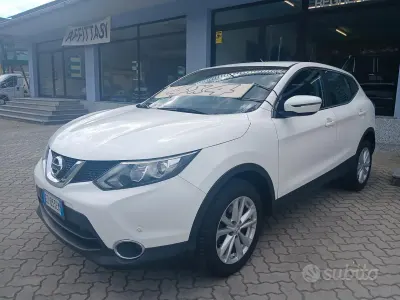Usata Nissan Qashqai Visia 131 CV (96 kW) 2015 Bianco SUV