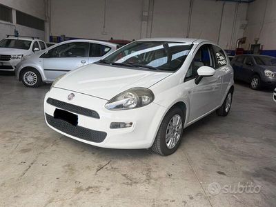Usata Fiat Grande Punto 69 CV (50 kW) 2012 Bianco Utilitaria