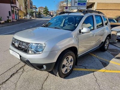 Usata Dacia Duster Lauréate 109 CV (80 kW) 2015 Argento SUV