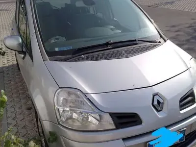 Usata Renault Grand Modus 86 CV (63 kW) 2008 Argento Monovolume