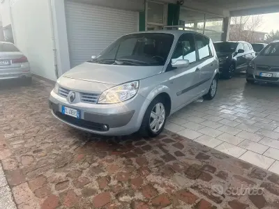 Usata Renault Scénic II 100 CV (73 kW) 2004 Grigio Monovolume