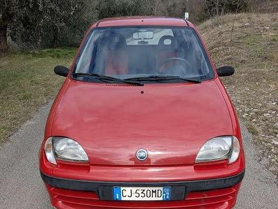 Usata Fiat 600 54 CV (39 kW) 2004 Rosso