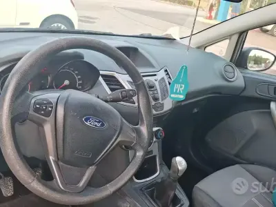 Usata Ford Fiesta 68 CV (50 kW) 2010 Nero Berlina