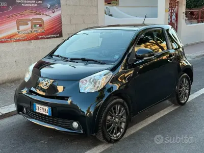 Usata Toyota iQ 68 CV (50 kW) 2009 Nero Utilitaria