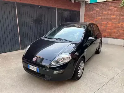 Usata Fiat Punto 75 CV (55 kW) 2014 Blu metallizzato Utilitaria