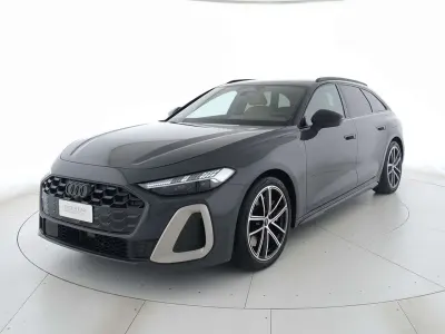Nuova Audi A5 S-Line 299 CV (219 kW) 2026 Rosso granatina metallizzato Berlina