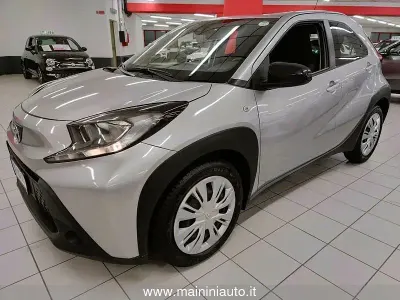 Usata Toyota Aygo X Active 72 CV (52 kW) 2022 Argento SUV