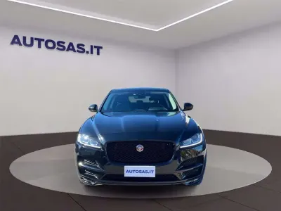 Usata Jaguar F-Pace Portfolio 180 CV (132 kW) 2017 Nero SUV