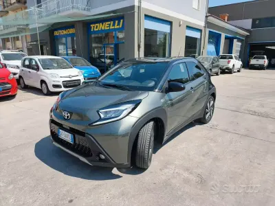 Usata Toyota Aygo X Lounge 72 CV (52 kW) 2022 Grigio SUV
