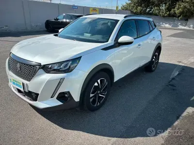 Usata Peugeot 2008 Allure 131 CV (96 kW) 2021 Bianco SUV