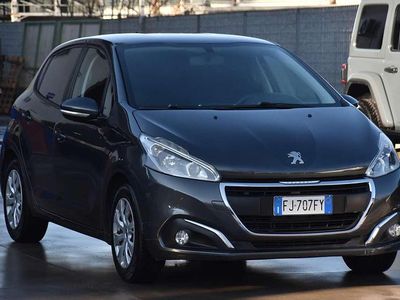 Usata Peugeot 208 Active 68 CV (50 kW) 2017 Grigio Utilitaria