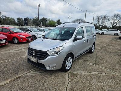 Usata Dacia Dokker Ambiance 75 CV (55 kW) 2016 Argento Monovolume