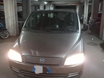 Usata Fiat Multipla 120 CV (88 kW) 2007 Grigio Monovolume