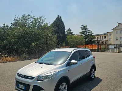 Usata Ford Kuga Business Edition 120 CV (88 kW) 2016 Grigio SUV