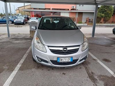 Usata Opel Corsa Cosmo 80 CV (58 kW) 2009 Argento Utilitaria