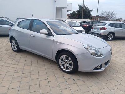 Begagnad Alfa Romeo Giulietta 120 HK (88 kW) 2016 Silver Sedan