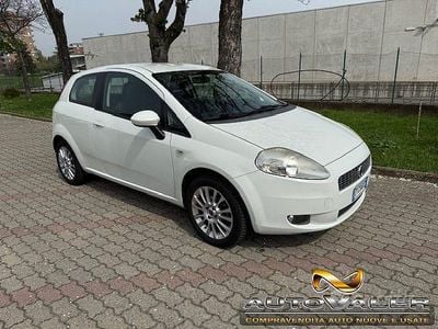 Usata Fiat Grande Punto Dynamic 77 CV (56 kW) 2009 Bianco Utilitaria