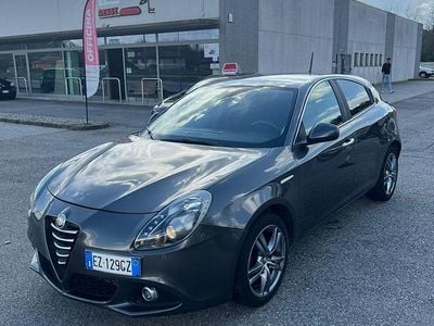 Usata Alfa Romeo Giulietta Exclusive 105 CV (77 kW) 2015 Gray Utilitaria