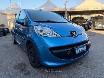 Usata Peugeot 107 68 CV (50 kW) 2007 Blu Utilitaria