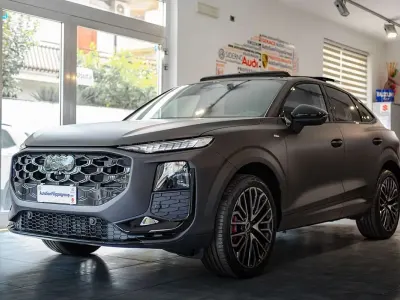 Nuova Audi Q3 Sportback S-Line 150 CV (110 kW) 2026 Marrone madeira opaco SUV