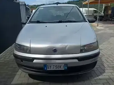 Usata Fiat Punto 60 CV (44 kW) 2002 Grigio Utilitaria
