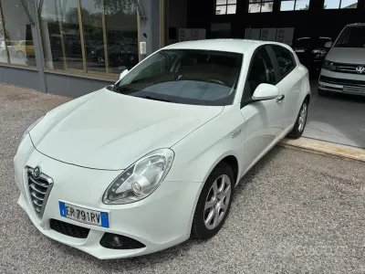 Gebraucht Alfa Romeo Giulietta Progression 105 PS (77 kW) 2013 Weiß Kleinwagen