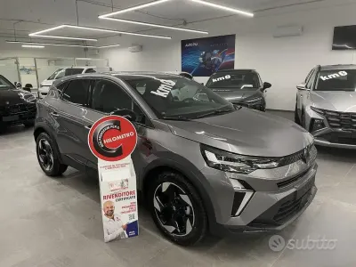 Nouă Renault Captur Techno 101 CP (74 kW) 2026 Gri SUV