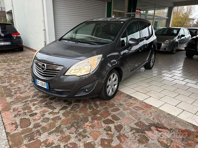 Usata Opel Meriva 110 CV (80 kW) 2011 Grigio Monovolume