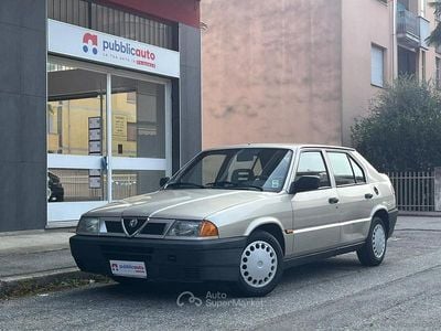Usata Alfa Romeo 33 90 CV (66 kW) 1992 Argento Berlina