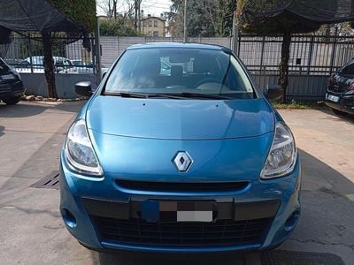 Usata Renault Clio II 74 CV (54 kW) 2010 Blu Berlina