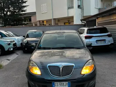 Usata Lancia Ypsilon 69 CV (50 kW) 2005 Grigio Utilitaria