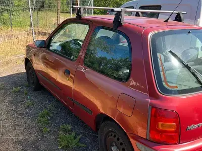 Usata Nissan Micra 75 CV (55 kW) 2000 Rosso Utilitaria
