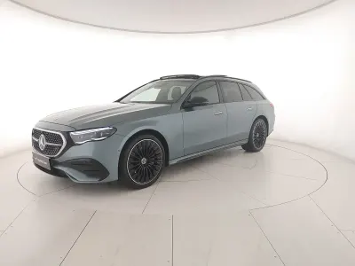 Usata Mercedes E450 Premium Plus 367 CV (269 kW) 2024 Verde Station wagon