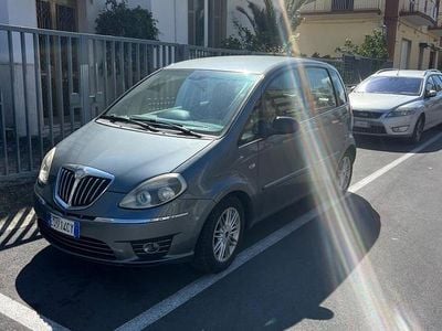 Usata Lancia Musa 95 CV (69 kW) 2011 Grigio Monovolume
