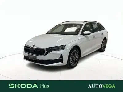 Usata Skoda Octavia Executive 150 CV (110 kW) 2025 Bianco Station wagon