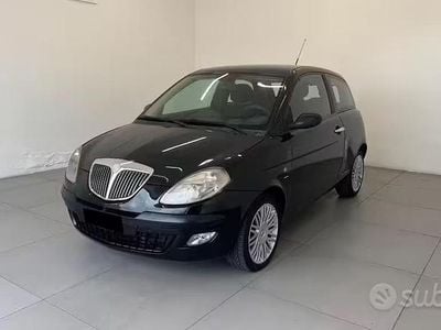 Begagnad Lancia Ypsilon 75 HK (55 kW) 2006 Svart Halvkombi