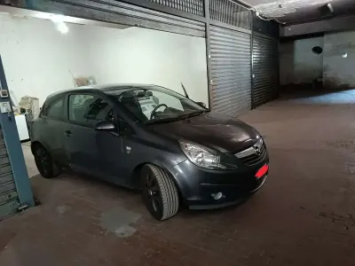 Usado Opel Corsa Edition 86 CV (63 kW) 2010 Utilitario