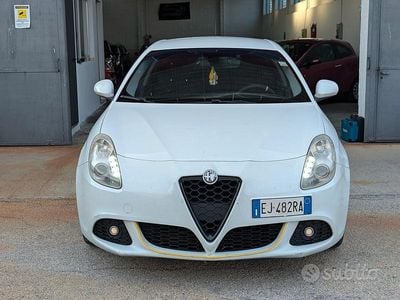 Bianco Usata 2012 Alfa Romeo Giulietta Exclusive Utilitaria | 4900 € (Buon prezzo)