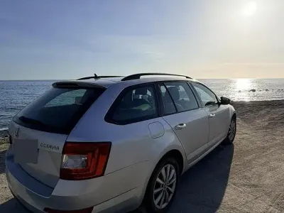 Usata Skoda Octavia 110 CV (80 kW) 2012 Grigio Station wagon