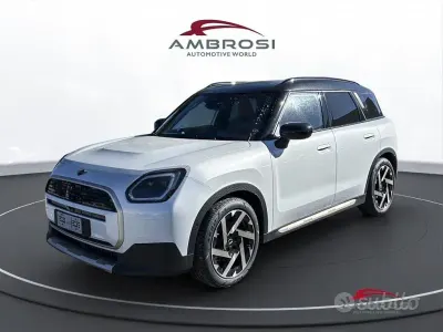 Usata Mini Cooper Countryman Favoured 150 kW (204 CV) 2025 Bianco SUV