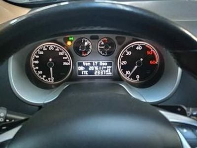 Usata Lancia Delta 120 CV (88 kW) 2013 Nero Utilitaria