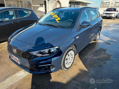 Usata Fiat Tipo Easy 120 CV (88 kW) 2017 Blu Station wagon