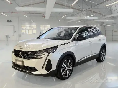 Usata Peugeot 3008 Allure 131 CV (96 kW) 2022 Bianco SUV